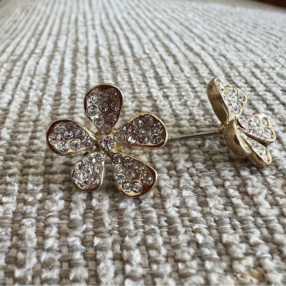 Gold tone and crystal flower earrings - Picture 6 of 8